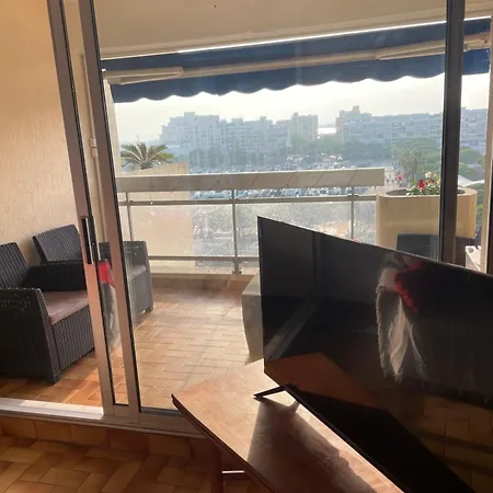 Lumineux Avec Loggia, Vue Sur Le Port, Апартаменты Карнон-Плаж