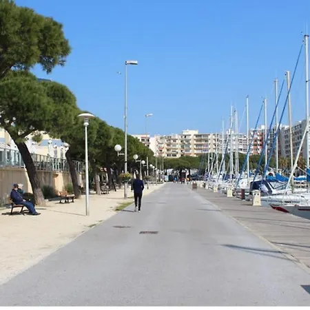Grand Studio Lumineux Vue Sur Port 3 Min Plage 4 Personnes Apartment *